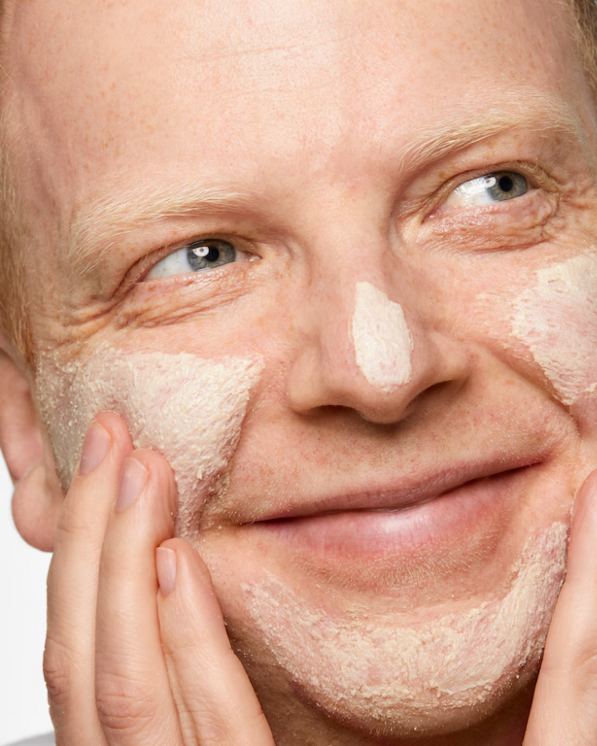 EXFOLIATING FACE SCRUB